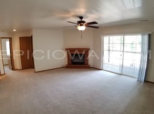 6430 Creekside Dr NE UNIT 6, Cedar Rapids, IA 52402