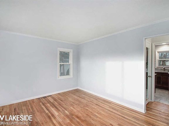 3rd image of 28235 Rosemont St