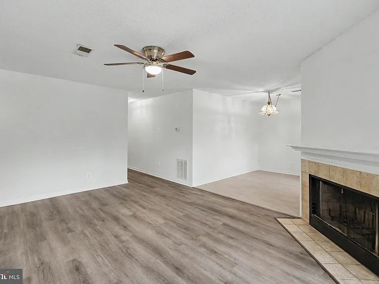 12102 Green Leaf Ct #201 — Photo 6