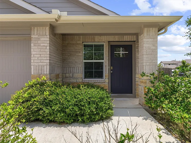 233 Baron Creek Trl — Photo 4