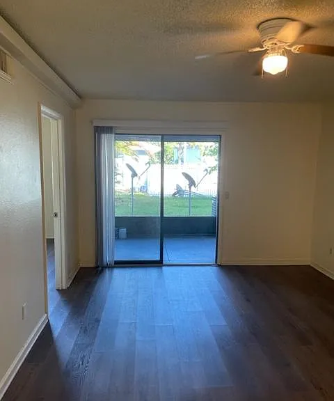 617 Ixoria Ave #2 — Photo 4