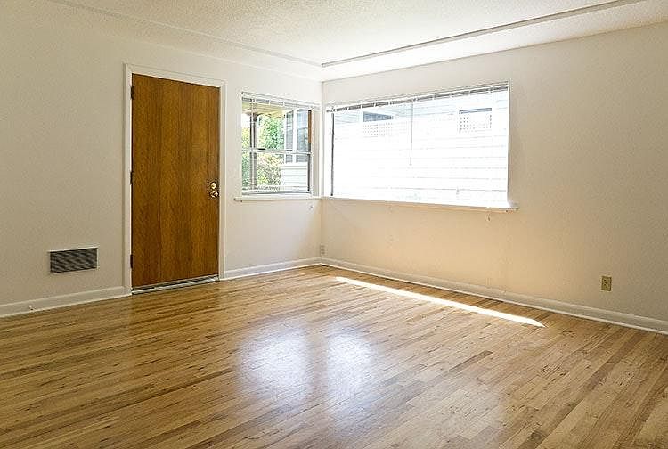 LIviingroom Entry. Huge Window