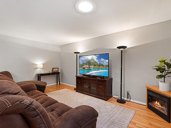 5th image of 7508 Bellrose Ave NE