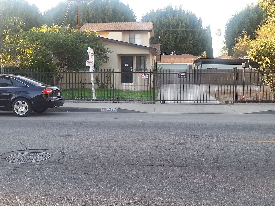 1st image of 1227 E 92nd St