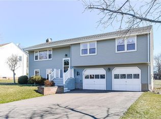 294 Farmstead Rd, Rocky Hill, CT 06067