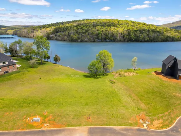 370 Edgewater Way #129, Jasper, TN 37347