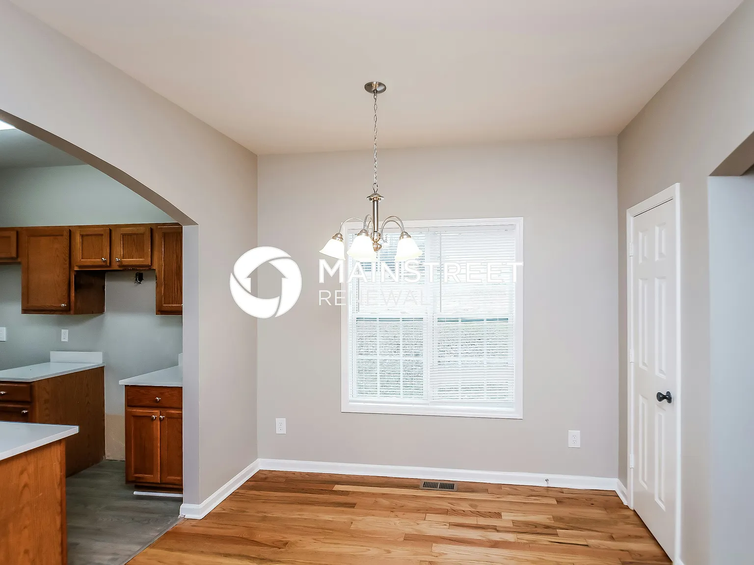 2412 Lakewood Ave SW — Photo 3