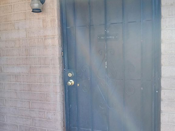 3rd image of 2909 Los Amigos Ct APT 5