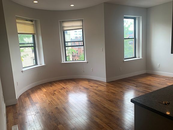 2nd image of 6-12 Blackwood St #330