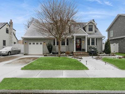 127 Cottage Boulevard, Hicksville, NY, 11801