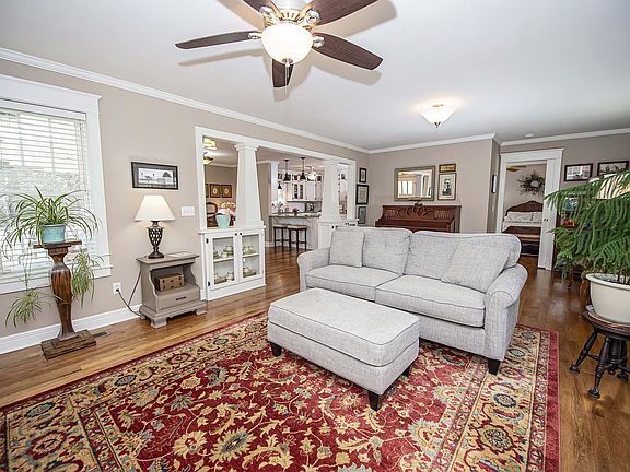 5th image of 1319 E Monroe Street