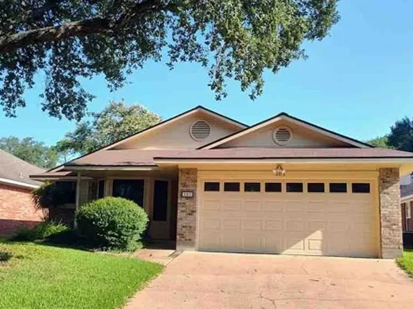 303 Scenic Brook St, Brenham, TX 77833