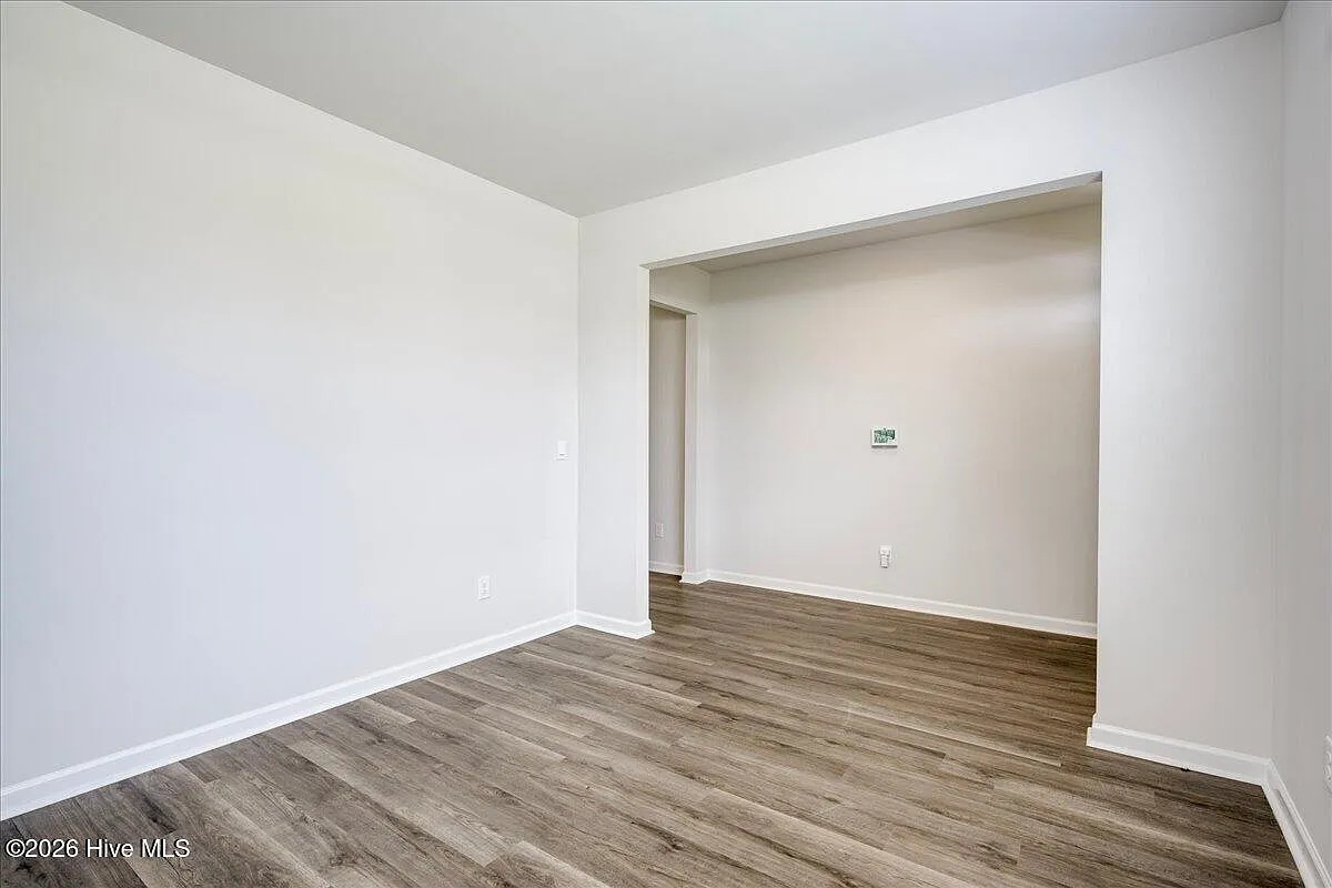 Studio, 2511 sqft, $2,300 — Photo 4