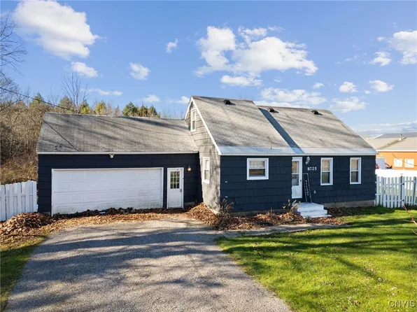 8725 Caughdenoy Rd, Clay, NY 13041