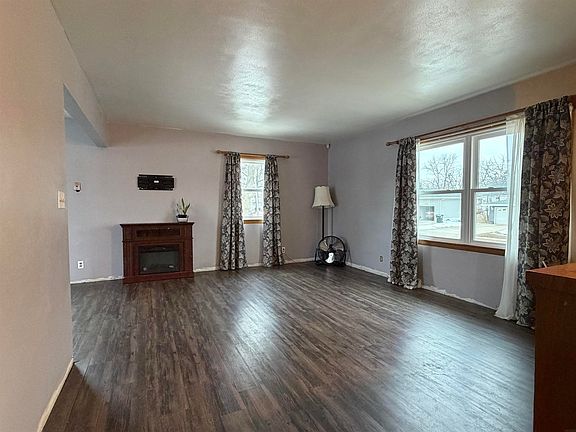 4th image of 2547 W 9th St