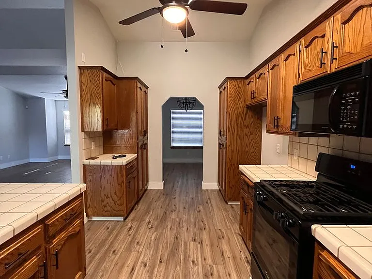 540 N Peppertree St — Photo 12