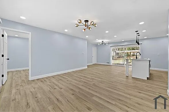 1728 Wayland Cir NE — Photo 6