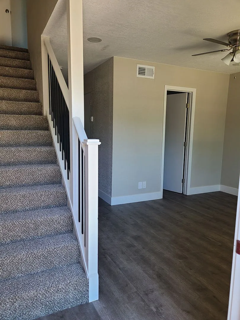 Cottonwood Townhomes Village — Photo 2
