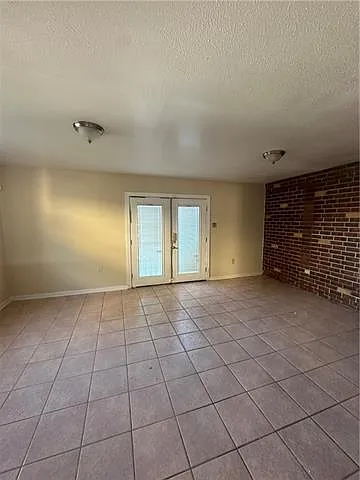 7063 Boston Dr — Photo 4