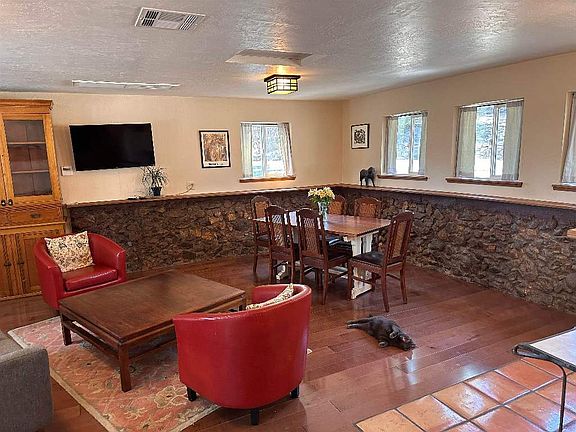 3rd image of 203 Henig Way