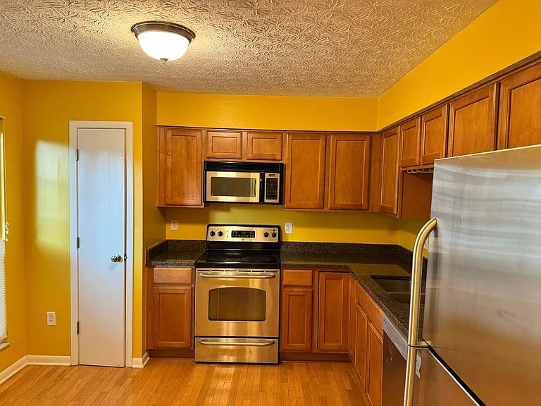 1238 Michigan Ave — Photo 9