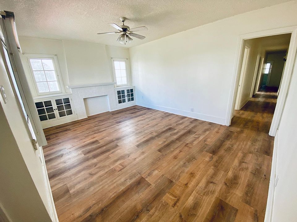 Living room from front door view. Dimensions 16.5x12.