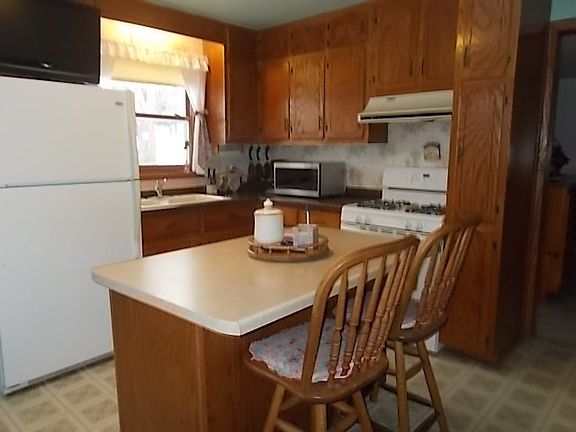 4th image of 7760 County Road B