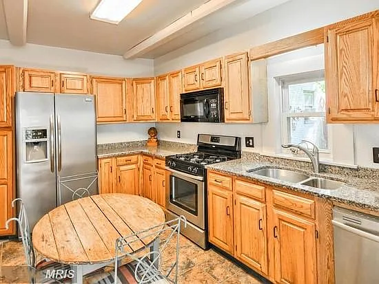 340 N Market St — Photo 25