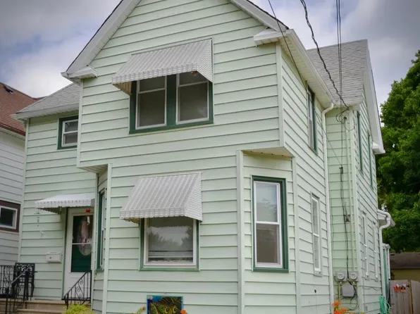 712 45th St, Kenosha, WI 53140