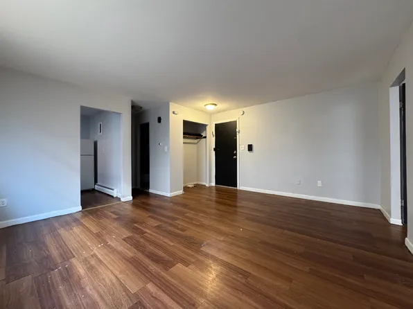 166-202 Collins St, Hartford, CT