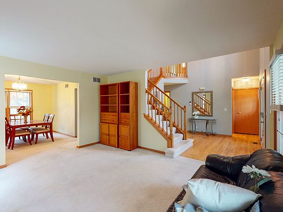 4th image of 1572 Della Dr