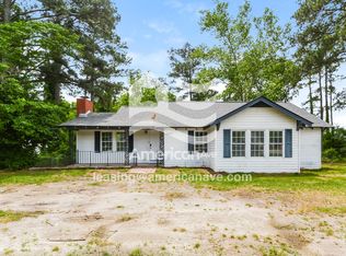 8439 King Rd, Fayetteville, NC 28306
