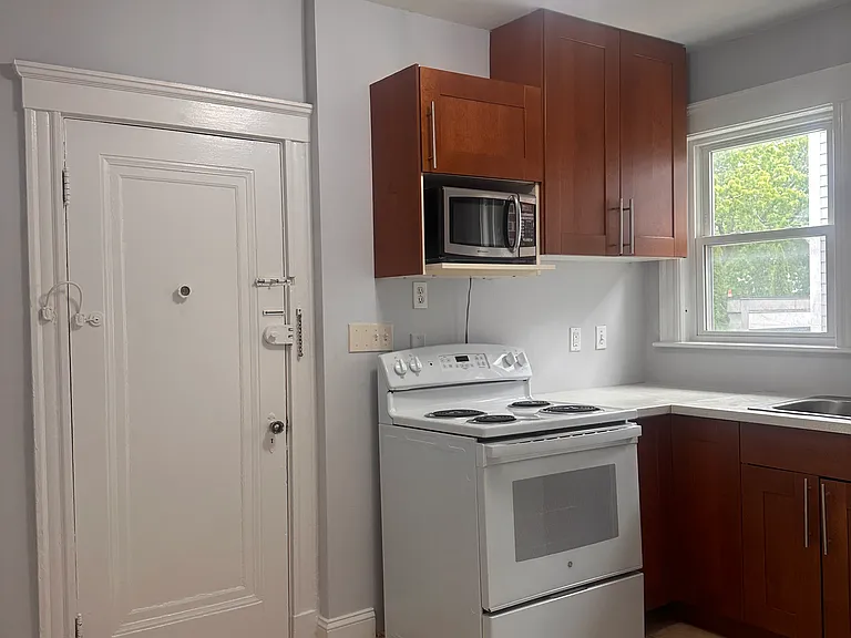 84 Lawton St #1 — Photo 11