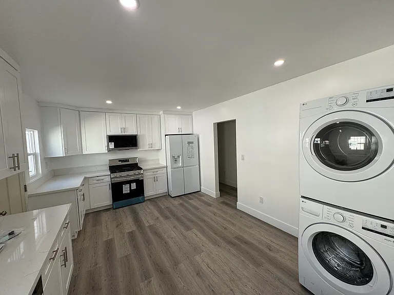 2826 Buckingham Rd #2828 — Photo 9