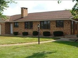 73 Pebblebrook Ct, Bloomington, IL 61705