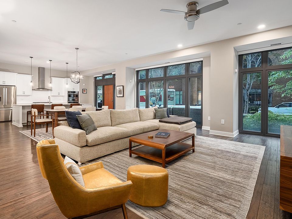 1st image of 250 W Spring St #256