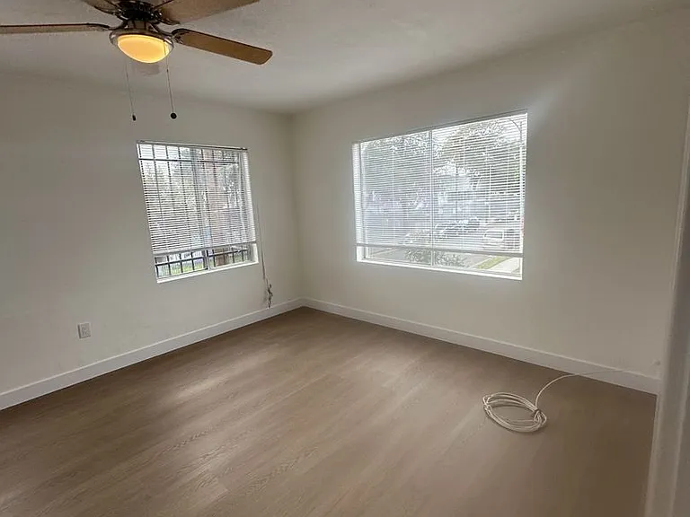 1046 W Martin Luther King Jr Blvd — Photo 13