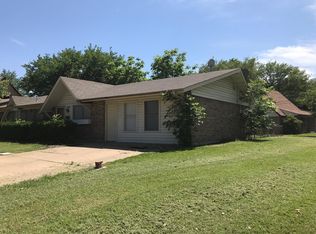 228 SE Gardens Blvd, Burleson, TX 76028