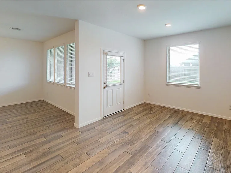 31415 Whitcombe Summit Way — Photo 16