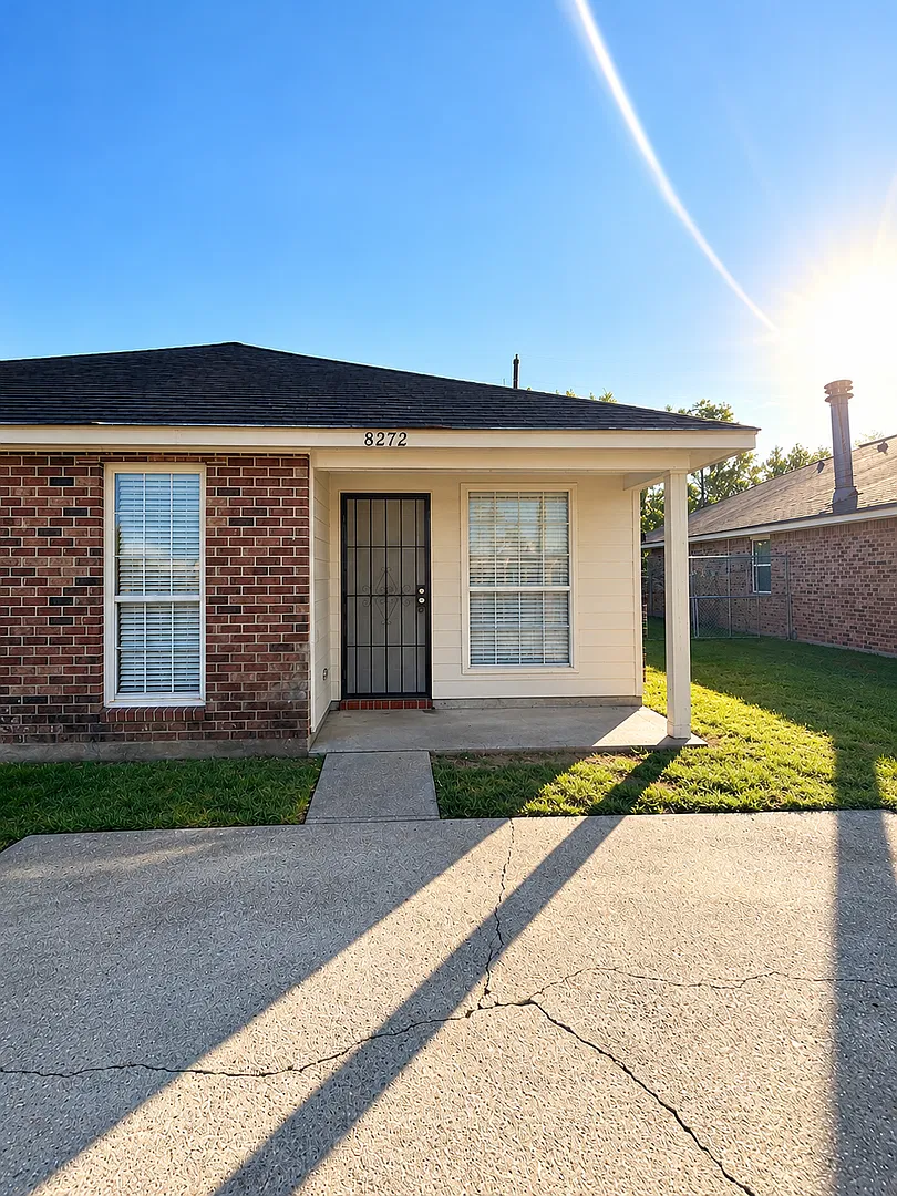 DM 8272-74 Keel Ave — Photo 1