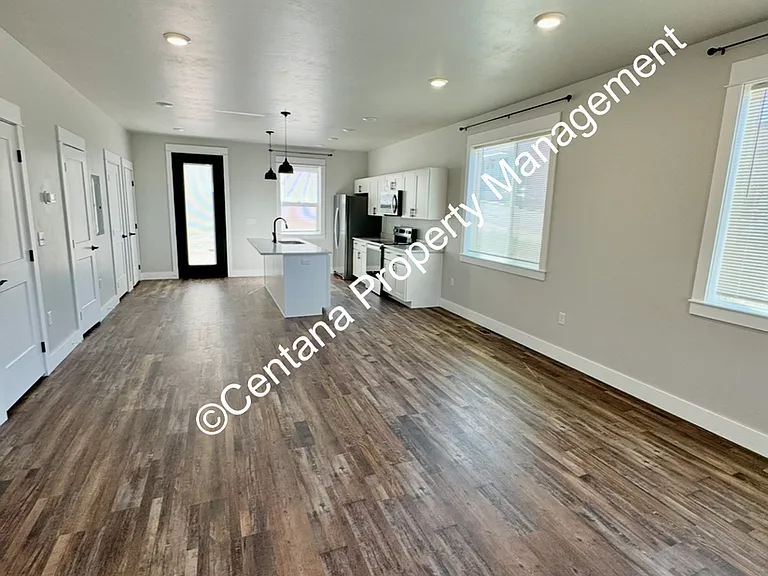 112 S. Clark St. — Photo 3
