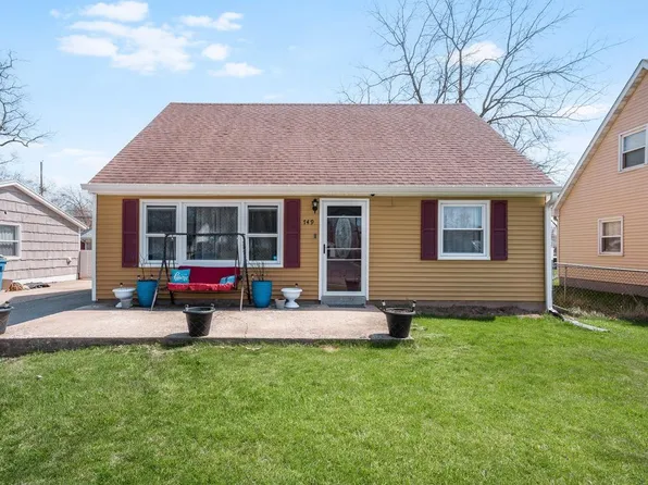 749 Juniper Rd, Valparaiso, IN 46385