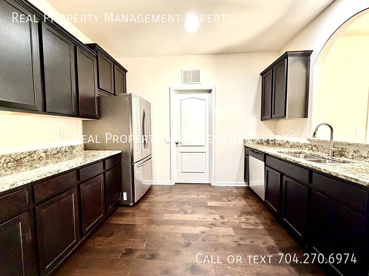 Beautiful 4BR/2BR Home in Charlotte! — Photo 4
