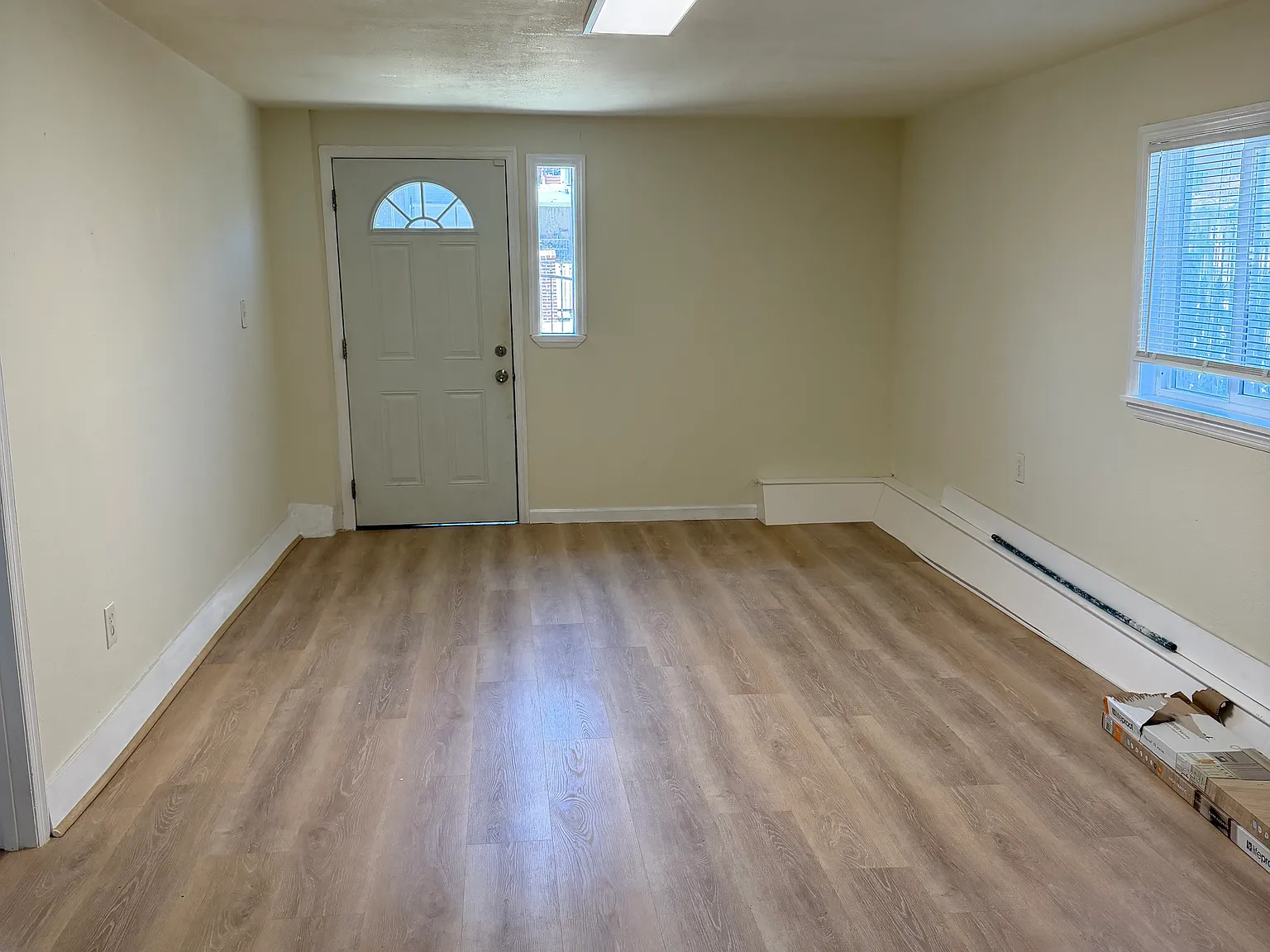 3 bed, 1.5 bath, $3,200 — Photo 3