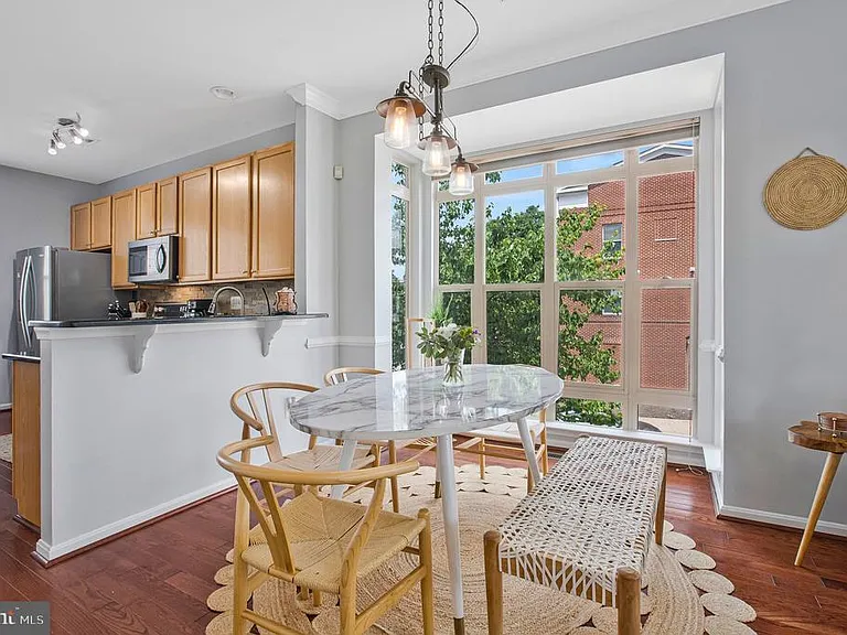 122 Lloyd St #211 — Photo 35