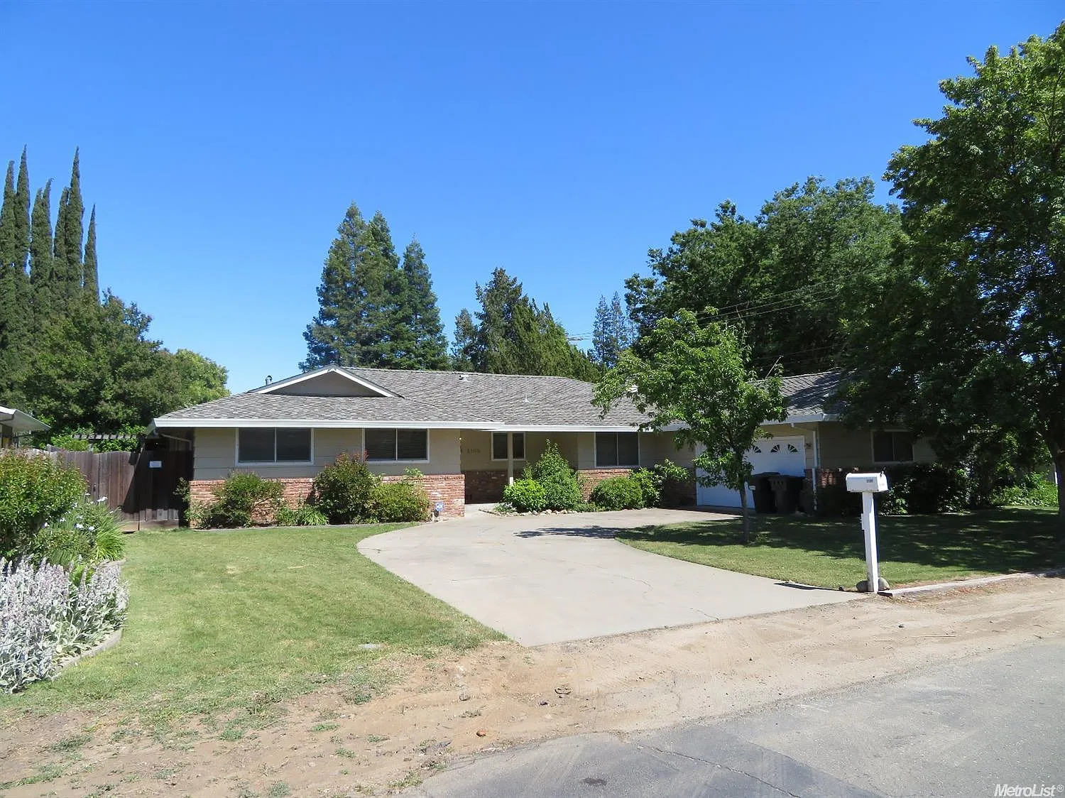 2100 Claremont Rd photo 1