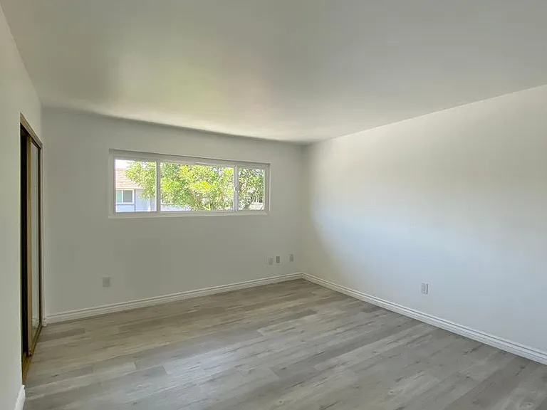 4675 Twintree Dr #5 — Photo 14