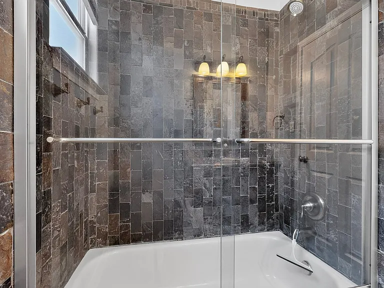 9715 Larnaca Rd NE — Photo 34