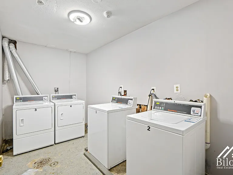 1250 South Broadway — Photo 11