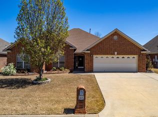 325 Maranes Cir, Maumelle, AR 72113